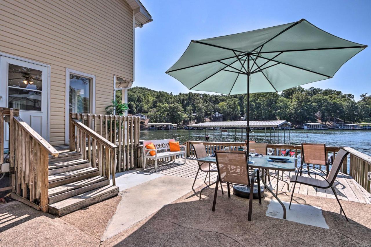 Villa On-The-Water Retreat With Dock Pet Friendly! à Lake Ozark Extérieur photo