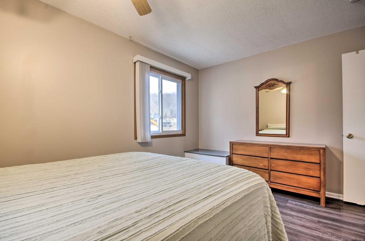 Villa On-The-Water Retreat With Dock Pet Friendly! à Lake Ozark Extérieur photo